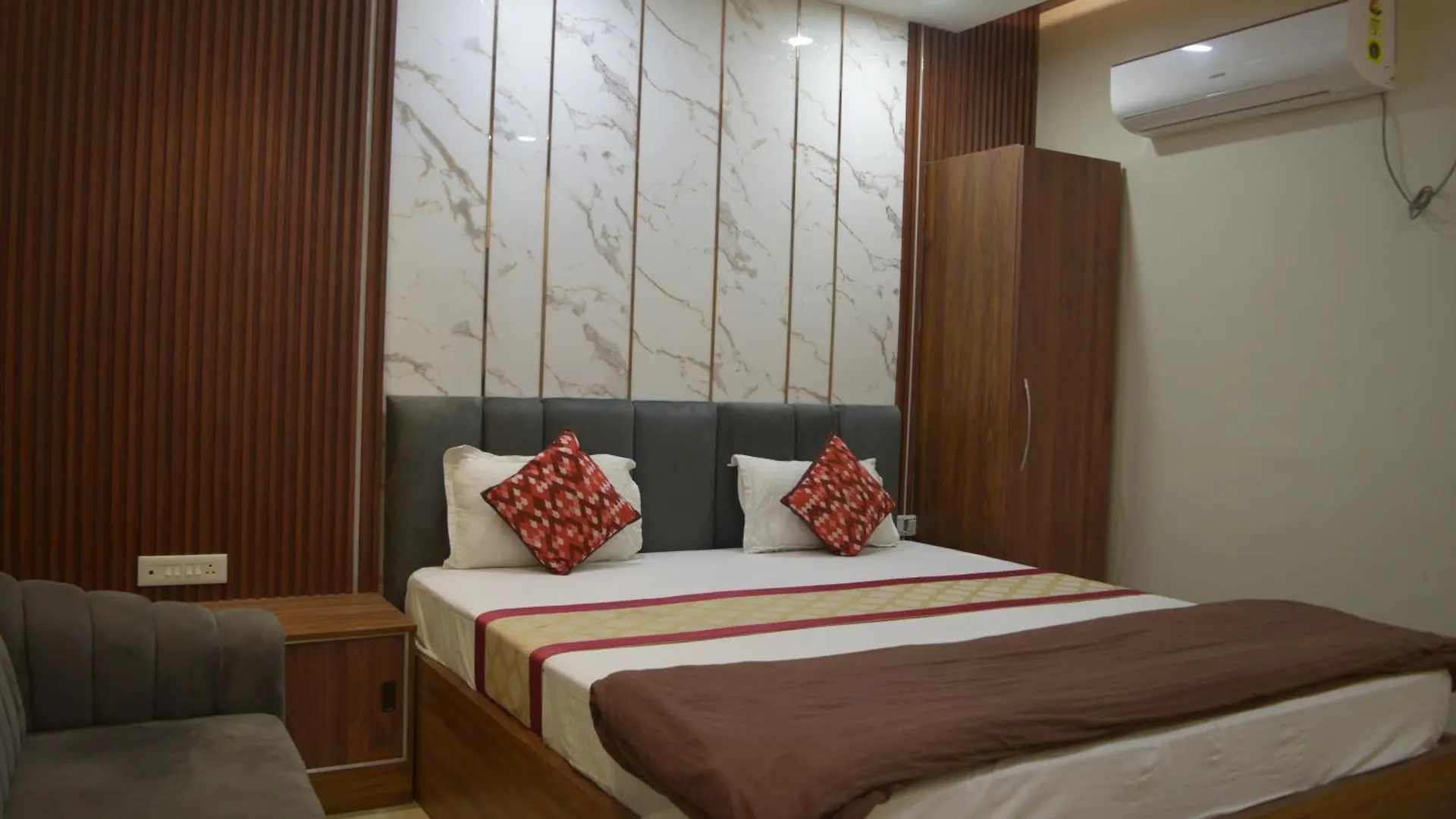 Hotel Kgh Varanasi